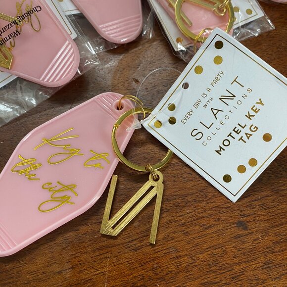 Key To The City Pink Motel Keyring Slant Collections lot of 10 - Picture 1 of 7